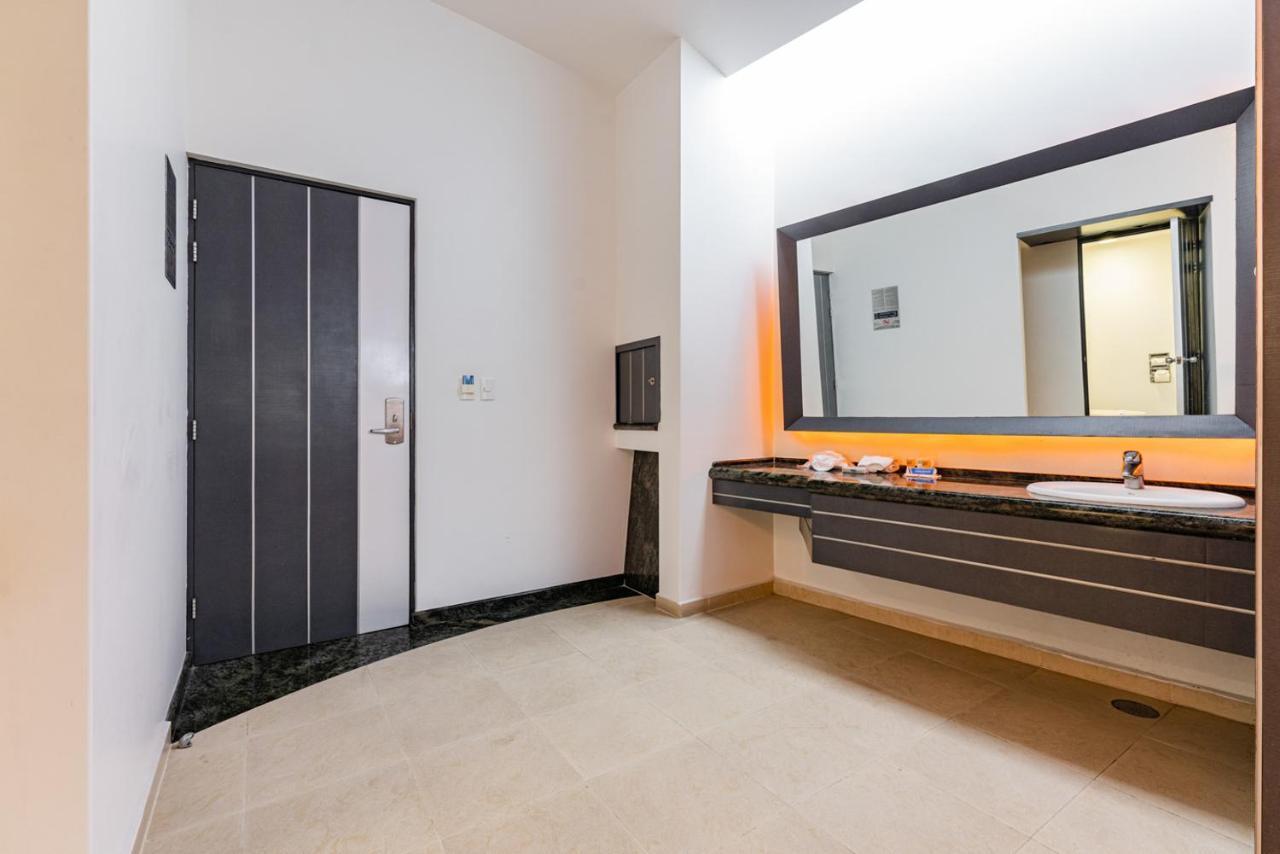 Hotel&Villas Pasadena IMPUESTOS NO INCLUIDOS EL PAGO ES DIRECTAMENTE EN EL HOTEL Cidade do México Exterior foto